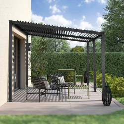 Pergola Bioclimatique SUN en Ambiance sur une terrasse vue de côté