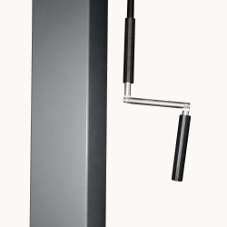 Zoom sur la poignée de la manivelle des lamelles de la pergola bioclimatique SUN