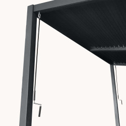 Zoom sur la manivelle des lamelles de la pergola bioclimatique SUN