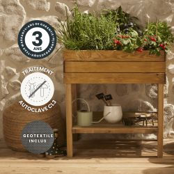 Carré Potager Surélevé PAPRIKA 70L en situation sur une terrasse avec des icônes signalant le traitement, la garantie, et son gé