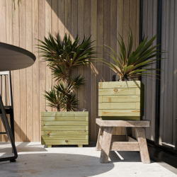 Bac Baroque carré 58L mis en situation sur un balcon