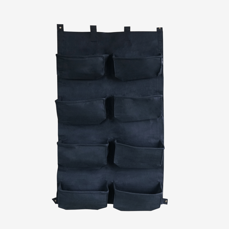 Mur végétal 8 sacs noirs en feutre géotextile, vue de face sur fond blanc